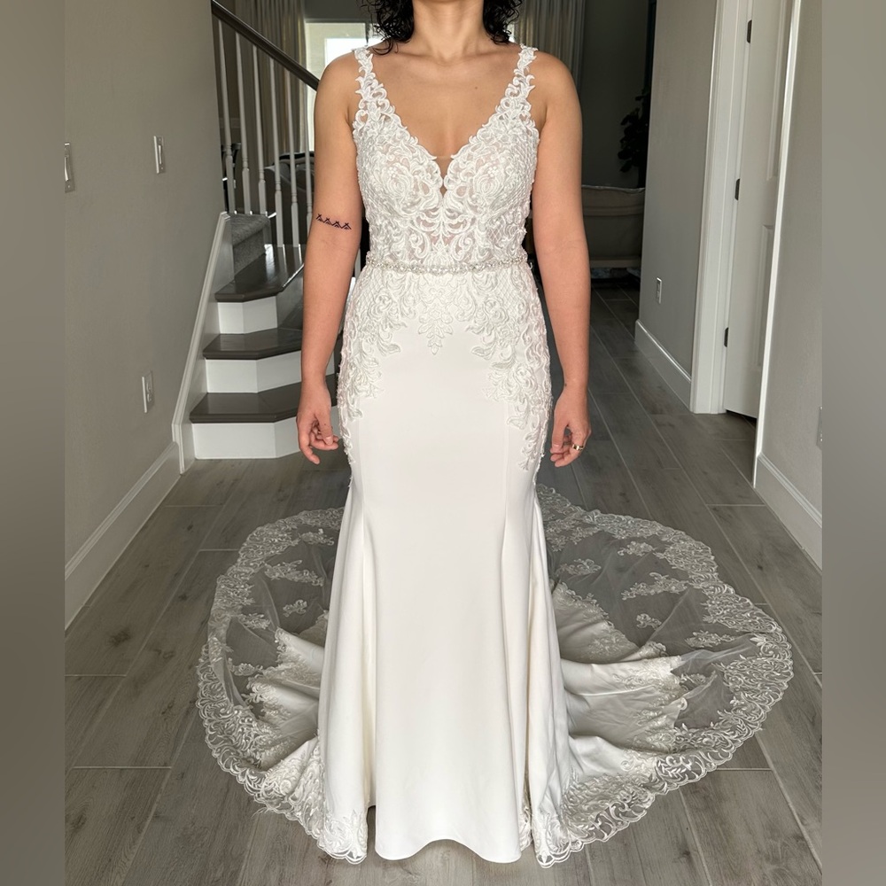 Essense of Australia Wedding Gown D2679